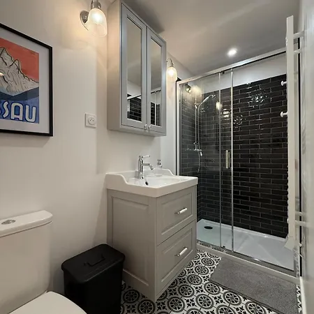 Apartment With Garden